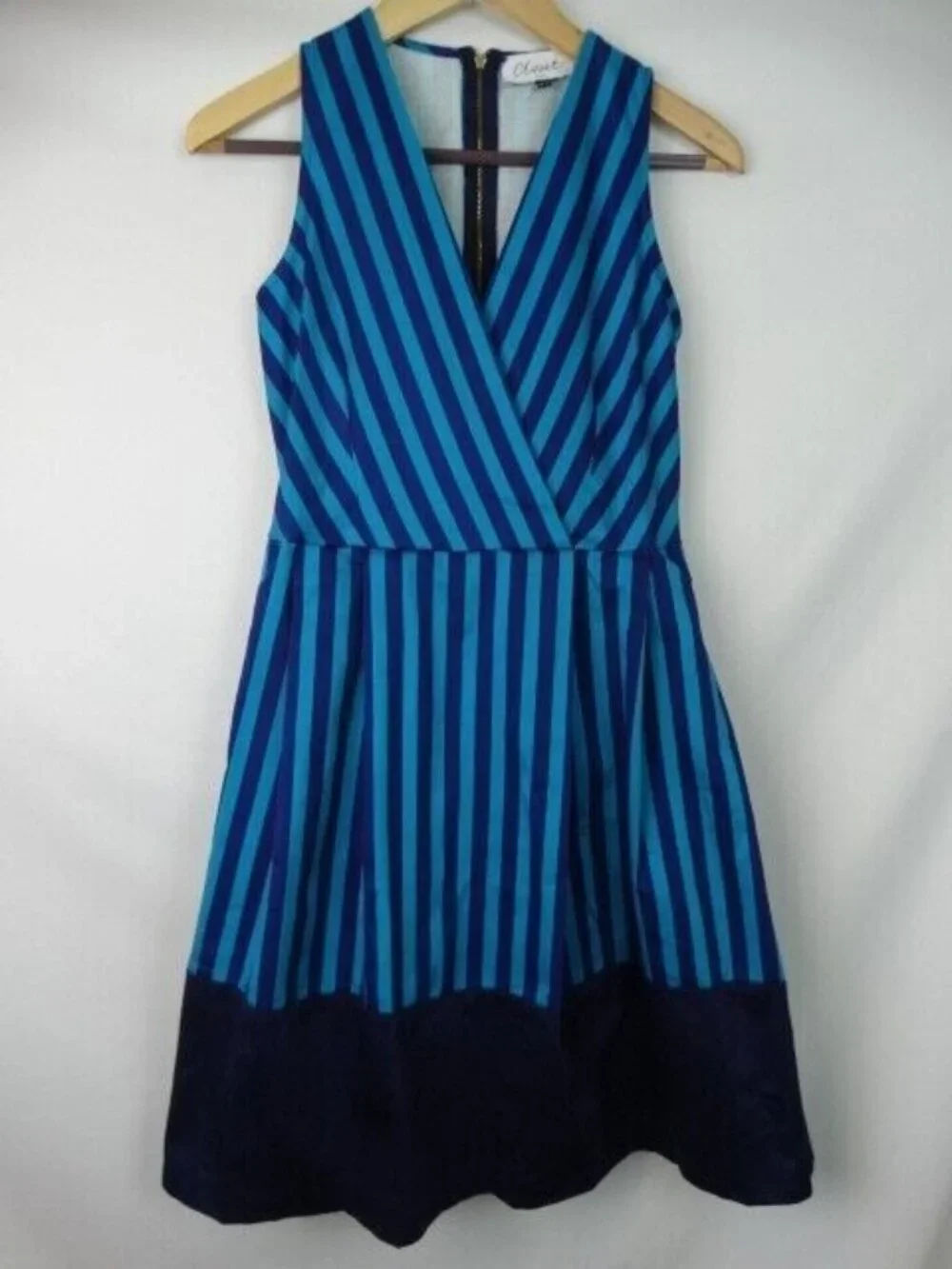 Closet London Women's Dress Size 4 Blue Striped V-Neck Sleeveless A-Line Dress